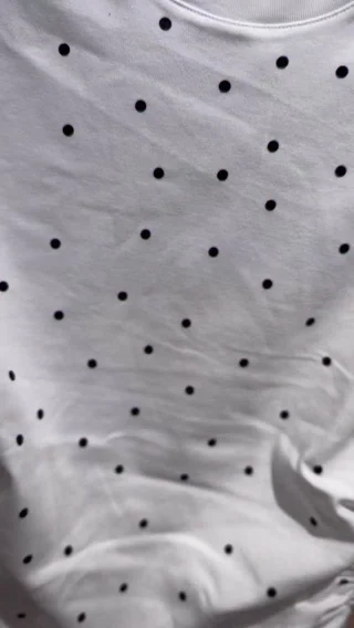 Säsongens hetaste mönster är utsedd men frågan är, är du en söt prick eller en klassisk rand? Vilket mönster känns mest som DU och vilket satsar du på den här säsongen?
Rösta nedan ✨

De fina plaggen är en mix av nyheter från MQ Marqet, Kappahl och Lindex ☀️