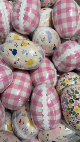 En efterlängtad sol påminner om att de inom några veckor är vår och påsk 🐣 Spana in Åhléns påsk och vårnyheter - finns i butik nu 🌼

#kvarteretigor #västeråsbästacityshopping #västeråscity