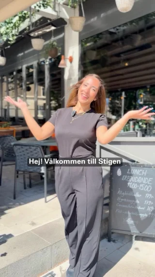 Kika in till vår Norrländska pärla, restaurang Stigen 🌲 AW-priser hela sommaren, en otrolig uteservering bredvid Stora Torget som är bokningsbar, krämig kulglass, härlig sommarmeny & goda drinkar. Vad väntar vi på? Vi ses, på Stigen 🌞

#kvarteretigor #västeråsbästacityshopping #västeråscity