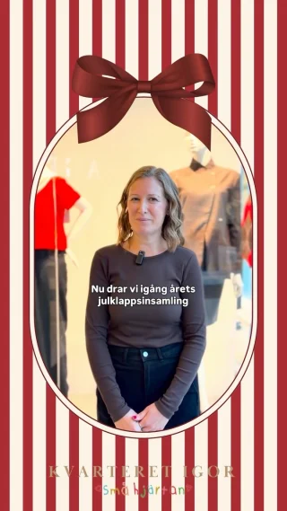 🎄 Julklappsinsamlingen är tillbaka!

Tillsammans med Små Hjärtan vill vi bidra till en finare jul för barnfamiljer i Västerås med omnejd som behöver lite extra stöd inför julen. ❤️

🎁 Julklapparna är till barn 0–17 år.

Behöver din familj stöd?
Ansök genom att skicka ett DM till @sma.hjartan på Instagram eller Facebook.

📍 20 nov startar årets insamling ”Bli en Julhjälte” på Kvarteret Igor.

Så här fungerar det för dig som vill bidra:
🎄 Välj en önskeetikett från granen som placeras på Kvarteret Igor den 21 nov 
🎁 Köp julklappen i valfri butik på Igor
❤️ Lämna julklappen + etiketten till butikspersonalen, vi ombesörjer inslagningen och utdelning till barnen.

Förra året samlade vi in över 500 julklappar ❤️
Dela gärna inlägget så att vi når ännu fler familjer i år 🤶🏻❤️ ✨ Let the Christmas spirit begin! 🎁❤️

#kvarteretigor #västeråsbästacityshopping #västeråscity