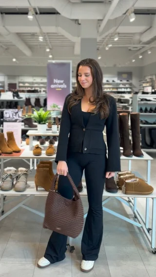 Nyhet att spana in! 👀🤎

Rieker har landat hos Din Sko – med väskor som sätter pricken över i:et på höstens alla outfits 🍂

Spana in modellerna och hitta din favorit hos Din Sko, hos oss på Kvarteret Igor 👜

Vilken hade du valt? 1,2,3,4 eller 5? 🌟

#kvarteretigor #västeråsbästacityshopping #västeråscity